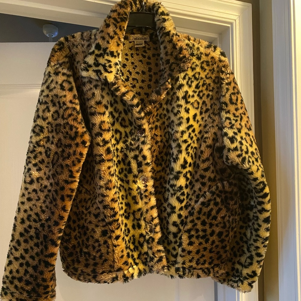 Vintage leopard polyester cropped jacket.
